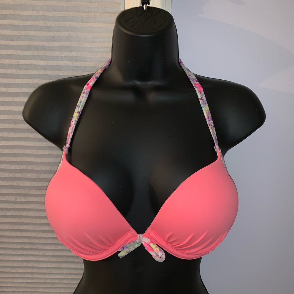 Victoria’s Secret push up bikini top SIZE 32 C.